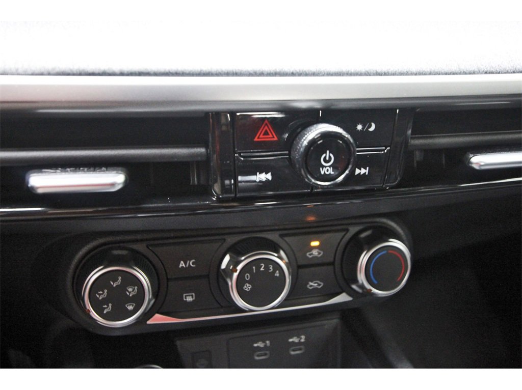 Used 2025 Nissan Kicks SV image 24