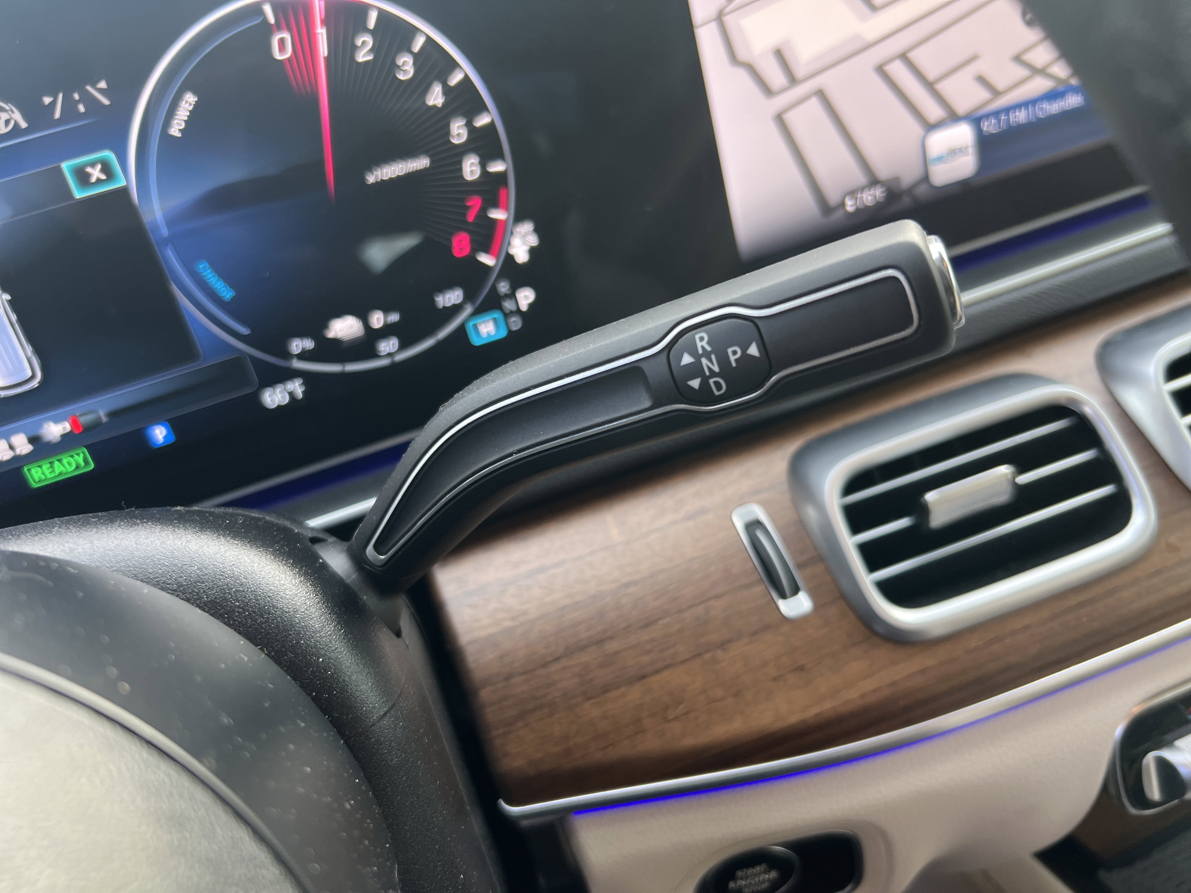 Used 2025 Mercedes-Benz GLE 450e 4MATIC image 26