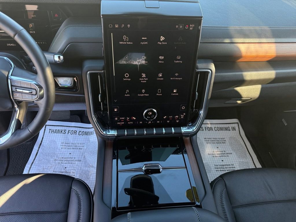 Used 2025 GMC Yukon Denali image 11