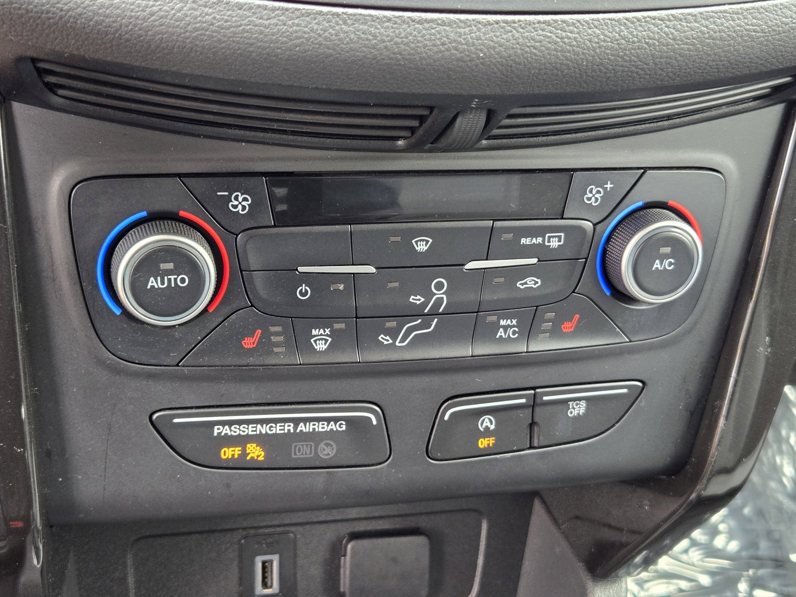 Used 2019 Ford Escape SE FWD image 17