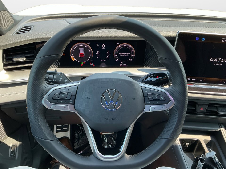 New 2026 Volkswagen Tiguan SE R-Line FWD image 10