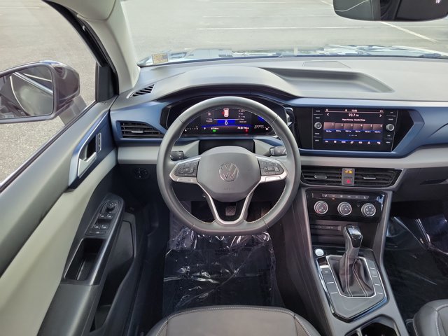 Used 2023 Volkswagen Taos SE w/ Panoramic Sunroof Package FWD image 10