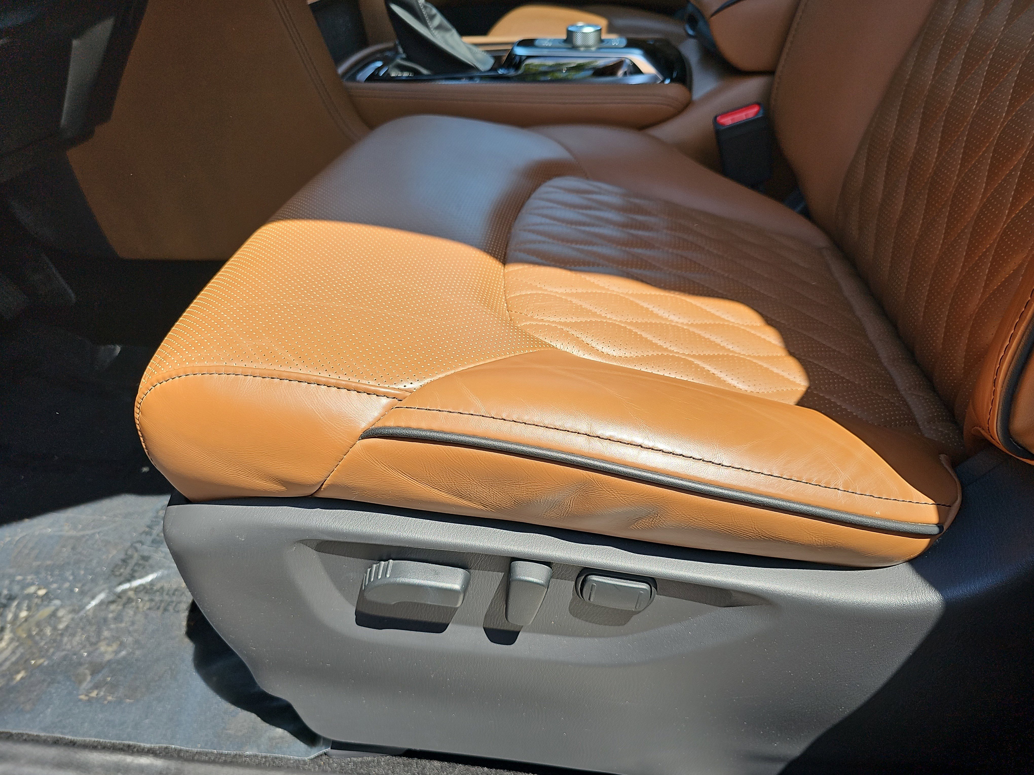 Used 2024 INFINITI QX80 Sensory AWD/4WD image 30