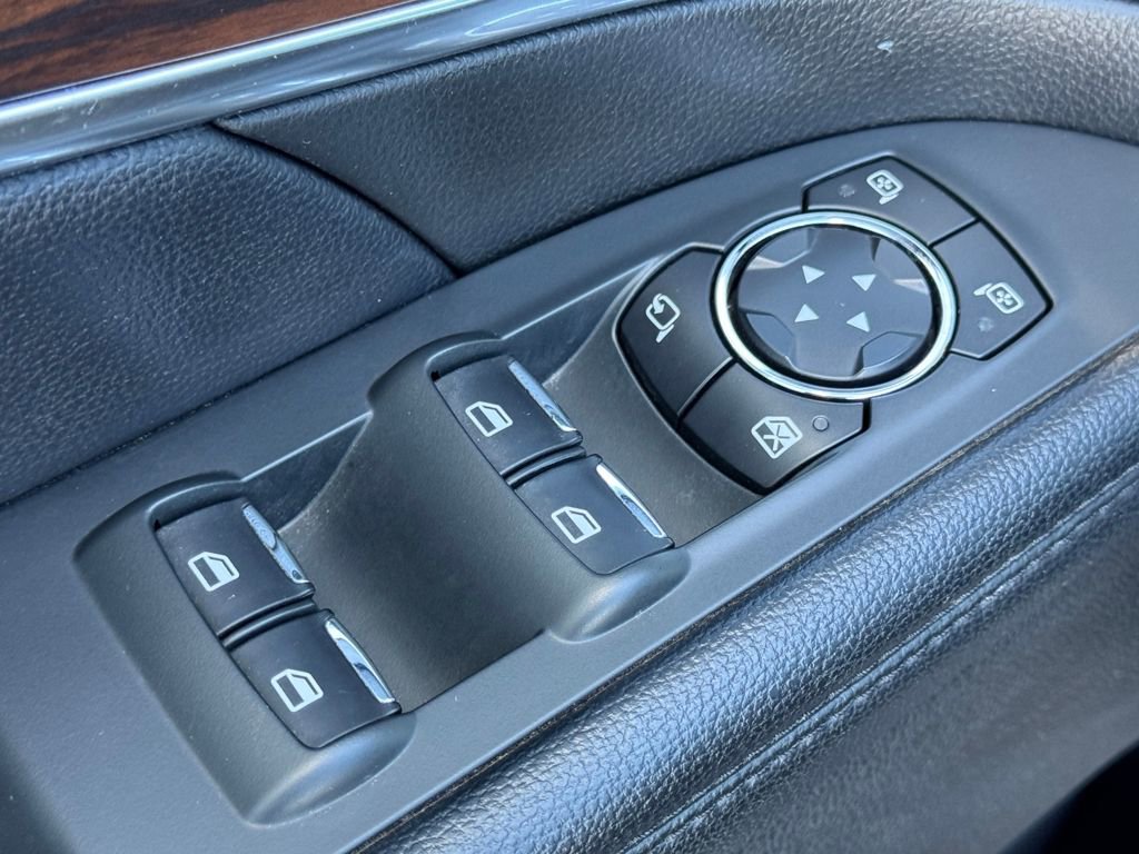 Used 2017 Ford Explorer Limited image 12