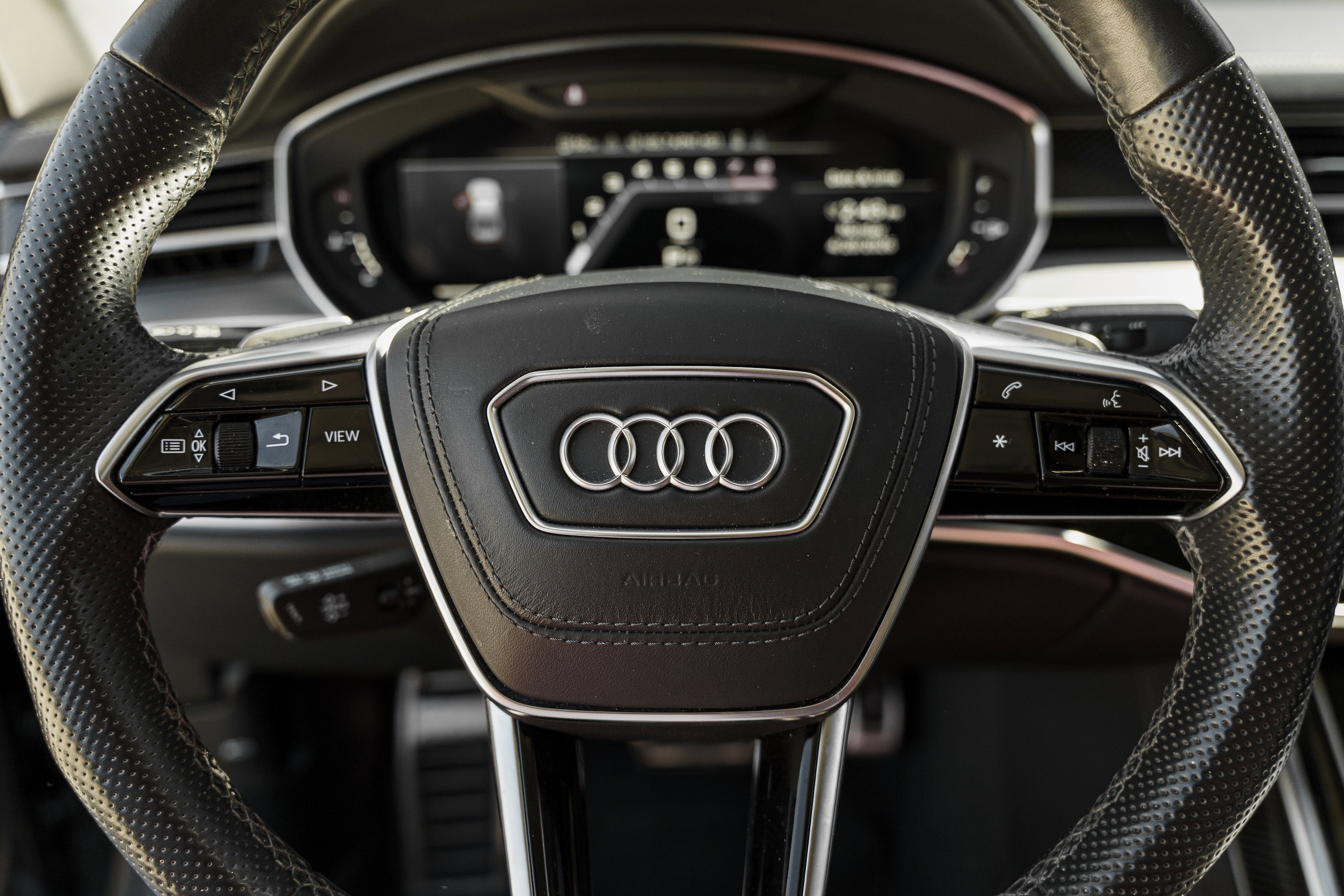 Certified 2022 Audi S8 AWD/4WD image 16