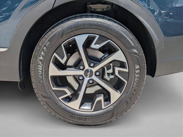 Used 2025 Kia Sportage EX AWD/4WD image 14
