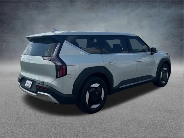 Used 2024 Kia EV9 Light Long Range RWD image 10