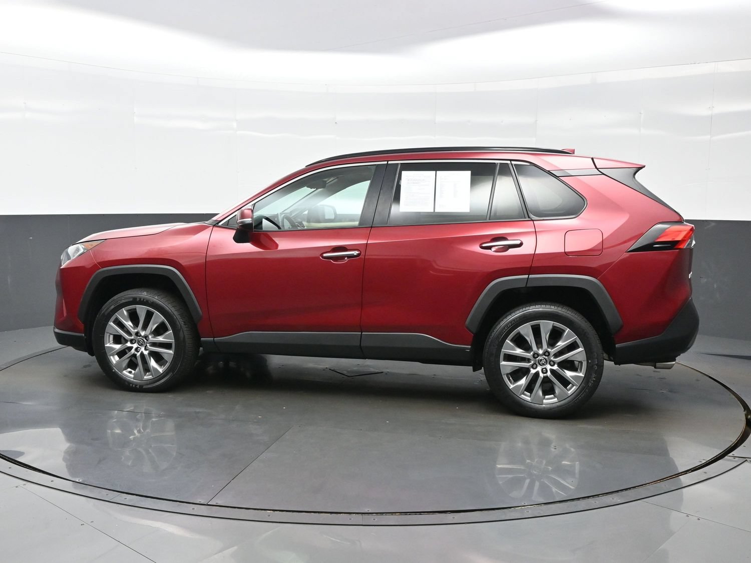 Used 2021 Toyota RAV4 Limited AWD/4WD image 3