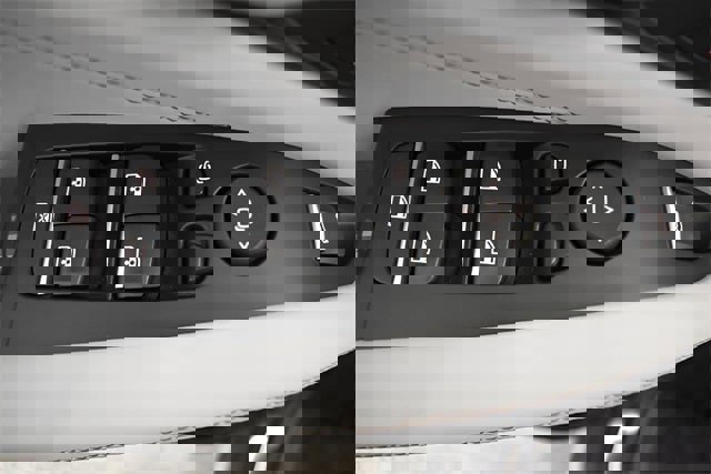 Used 2023 BMW X5 xDrive40i w/ Premium Package image 29