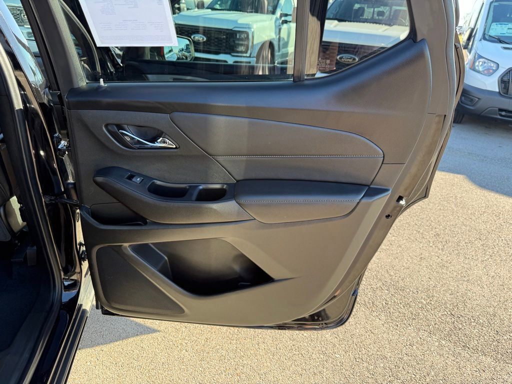 Used 2022 Chevrolet Traverse LT image 22