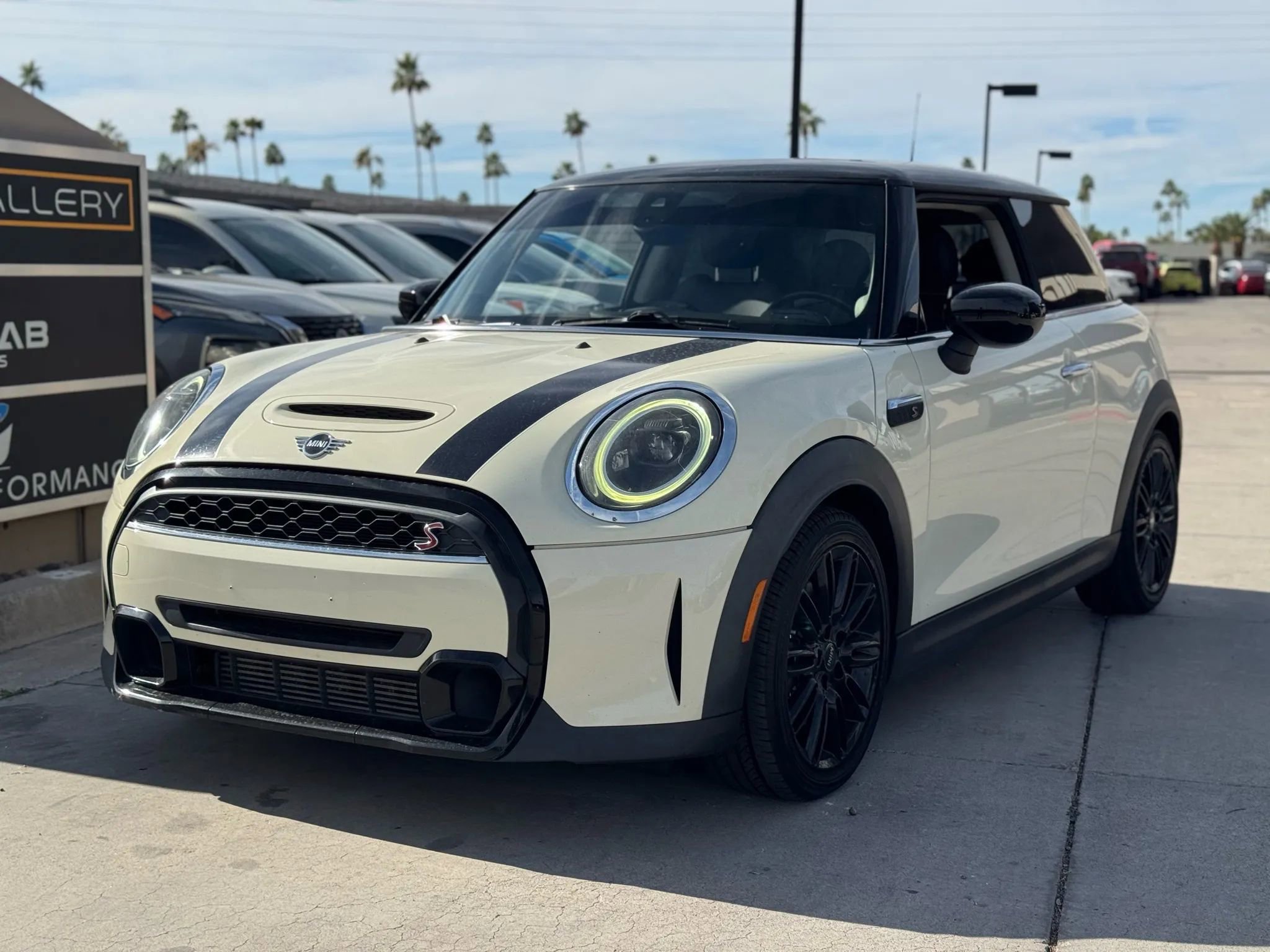 Used 2022 MINI Cooper S FWD image 1
