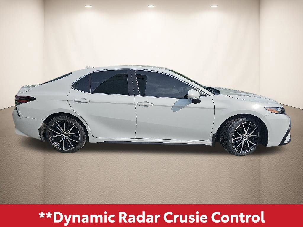 Used 2024 Toyota Camry SE FWD image 9
