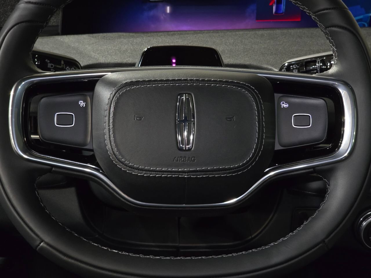 New 2025 Lincoln Navigator Reserve w/ Jet Appearance Package image 24