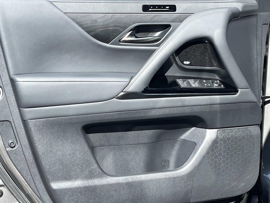 Used 2023 Lexus LX 600 4WD w/ Appearance Package image 27