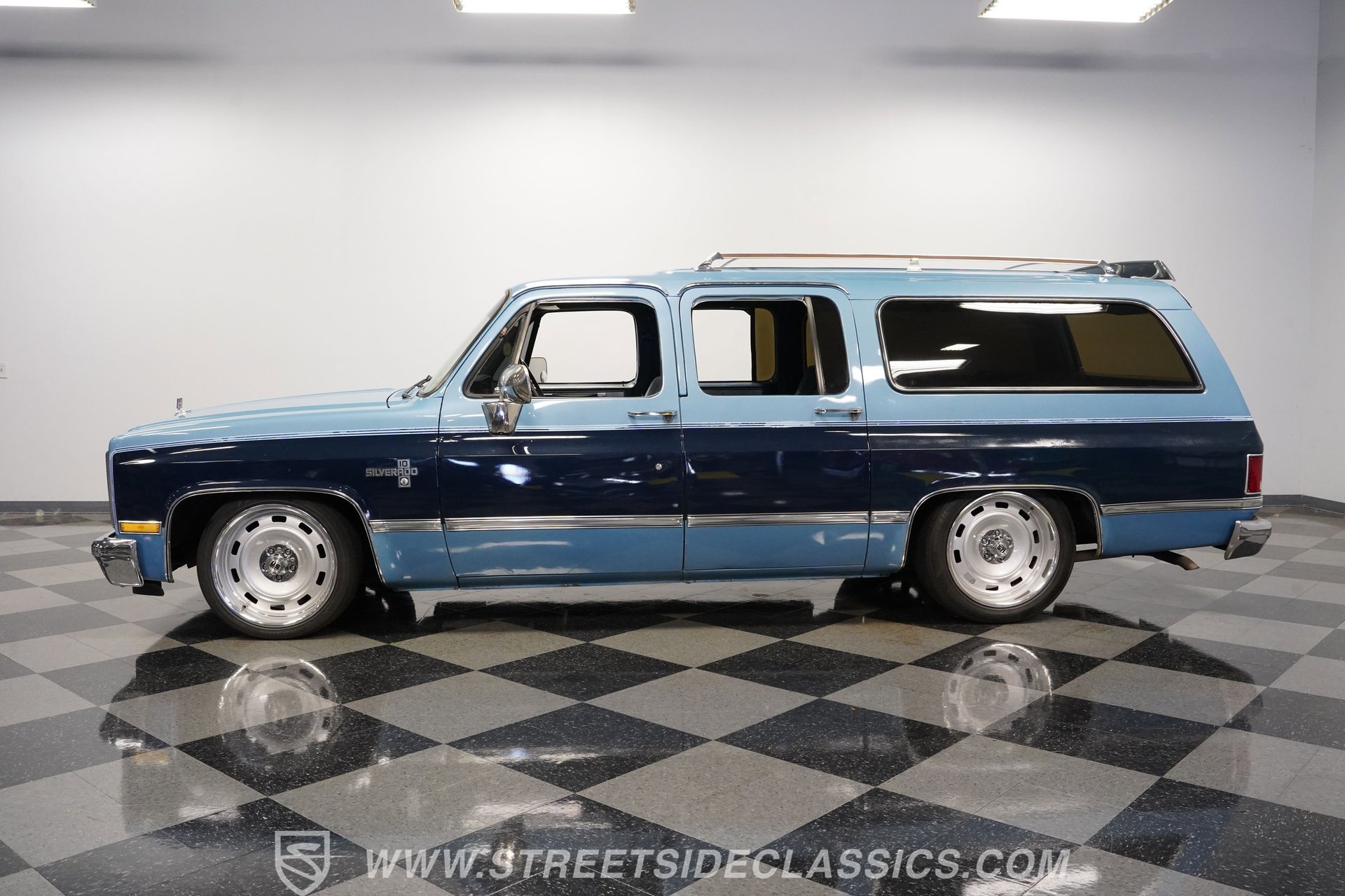 Used 1986 Chevrolet Suburban 2WD image 7