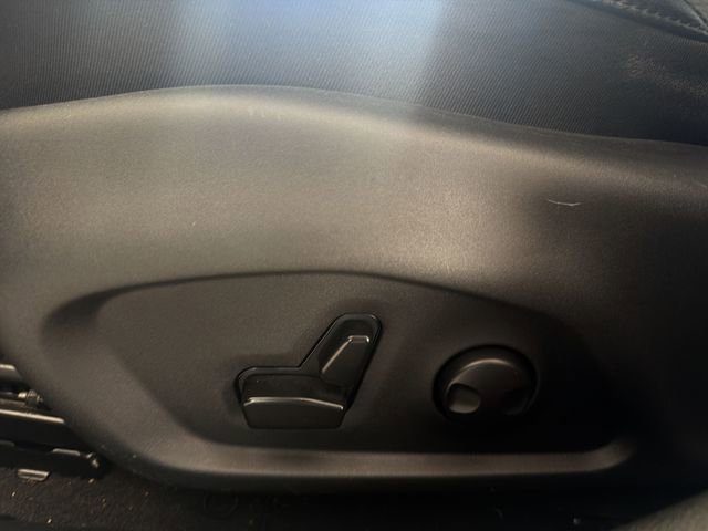 Used 2023 Jeep Compass Latitude w/ Sun and Sound Group AWD/4WD image 11