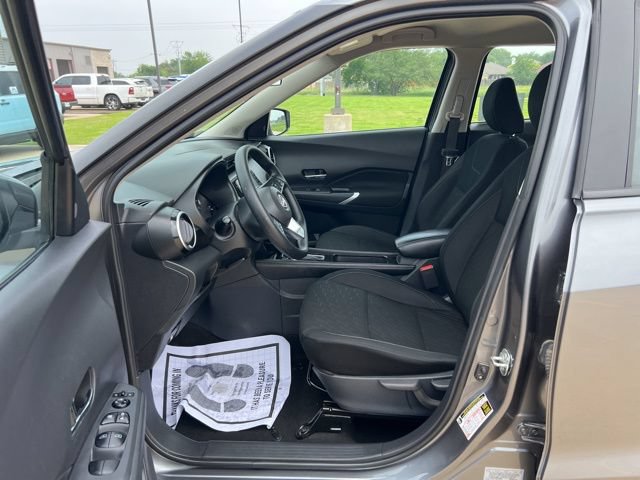 Used 2024 Nissan Kicks SV FWD image 10
