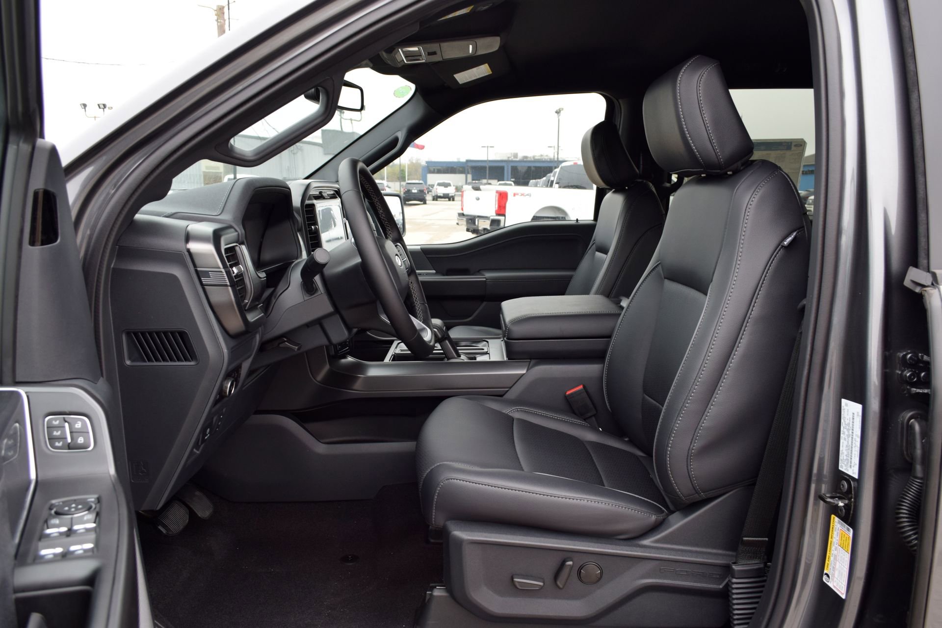 New 2025 Ford F150 Lariat w/ Equipment Group 501A Mid image 18