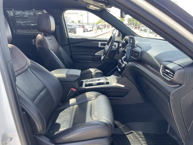 Used 2022 Ford Explorer Platinum w/ Equipment Group 601A AWD/4WD image 30