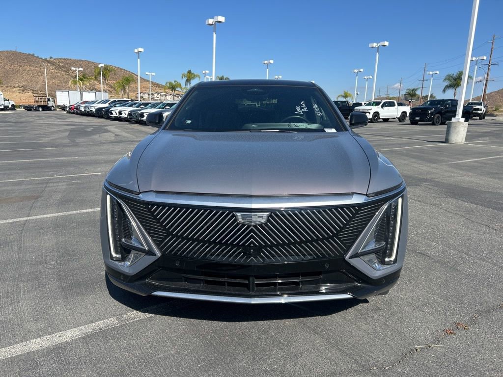Used 2024 Cadillac Lyriq Luxury AWD/4WD image 2