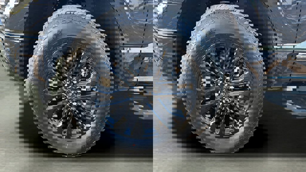 Certified 2025 Ford F150 Lariat w/ Equipment Group 501A Mid image 14