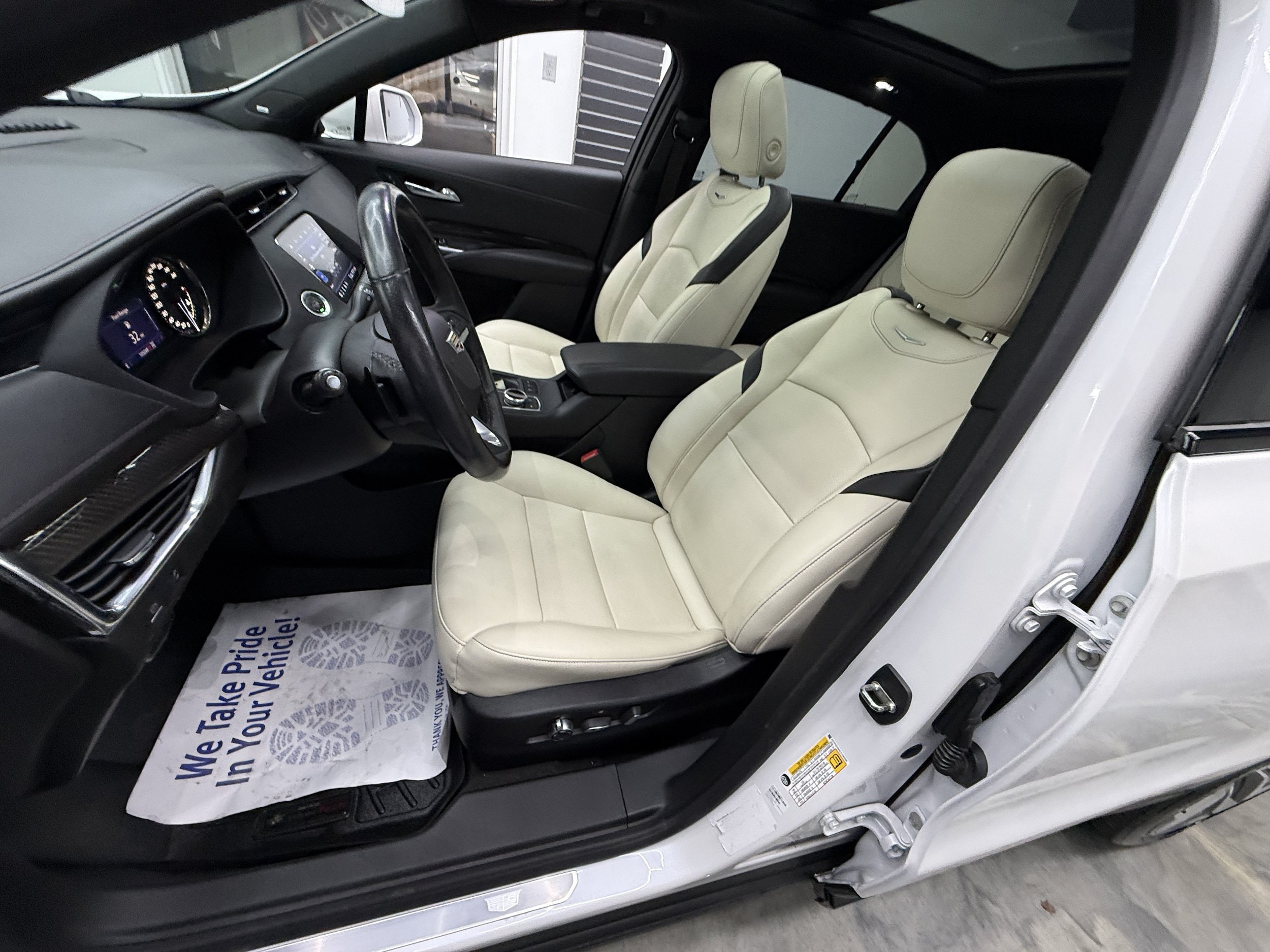 Used 2020 Cadillac XT4 Sport w/ Sun And Sound Package AWD/4WD image 12