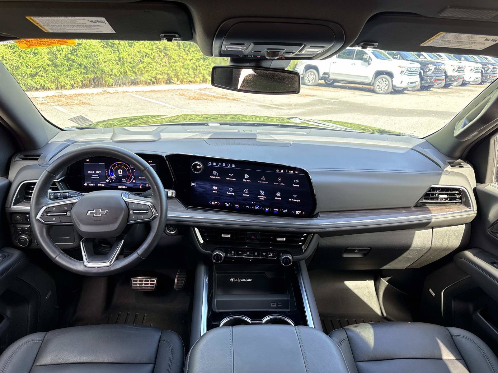 Used 2025 Chevrolet Tahoe Z71 w/ Comfort Package AWD/4WD image 13