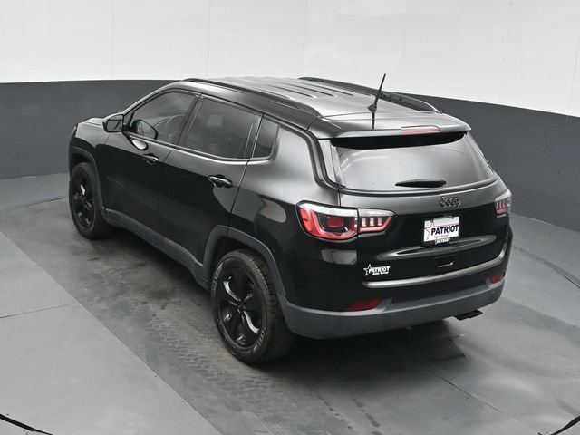 Used 2018 Jeep Compass Latitude FWD image 33