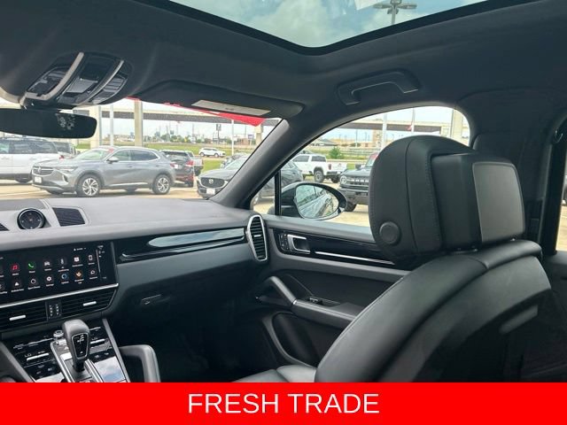 Used 2022 Porsche Cayenne Platinum Edition AWD/4WD image 39