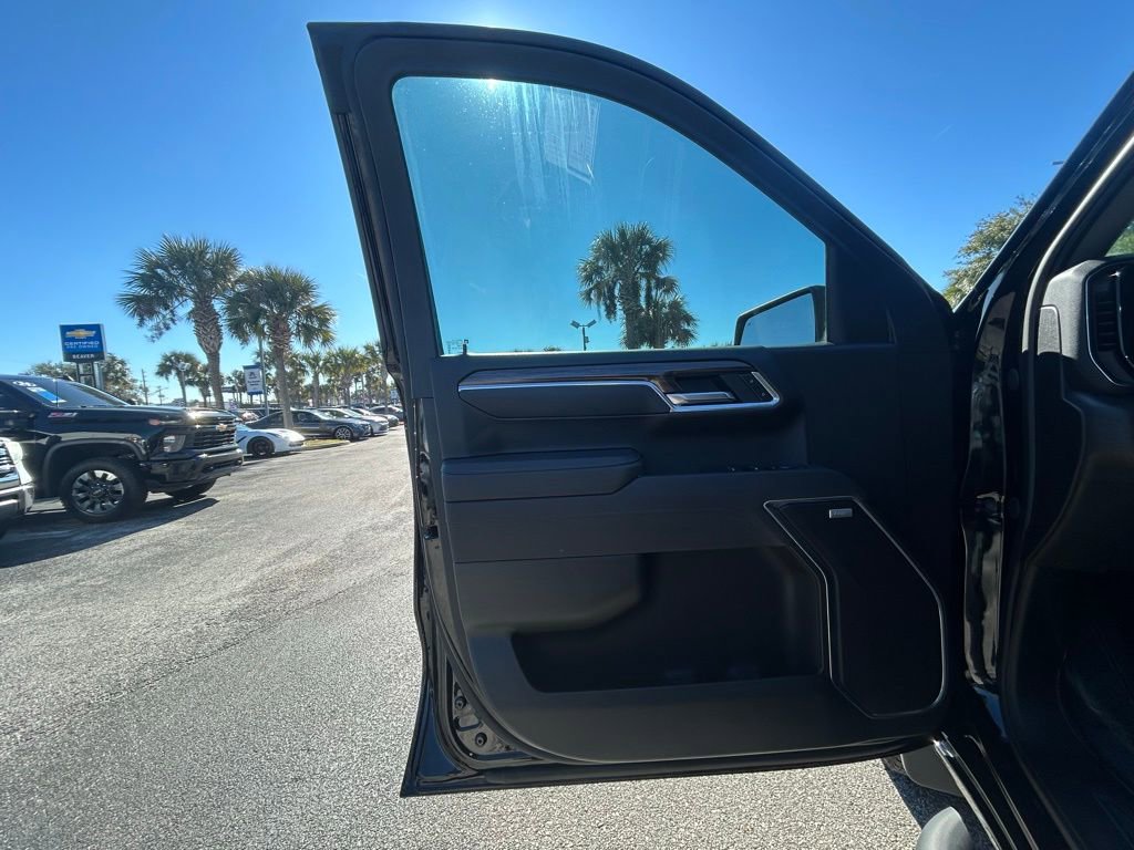 Used 2025 Chevrolet Silverado 1500 RST w/ Redline Edition image 29