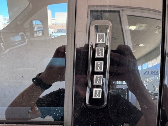 Used 2024 Ford F250 Lariat image 26
