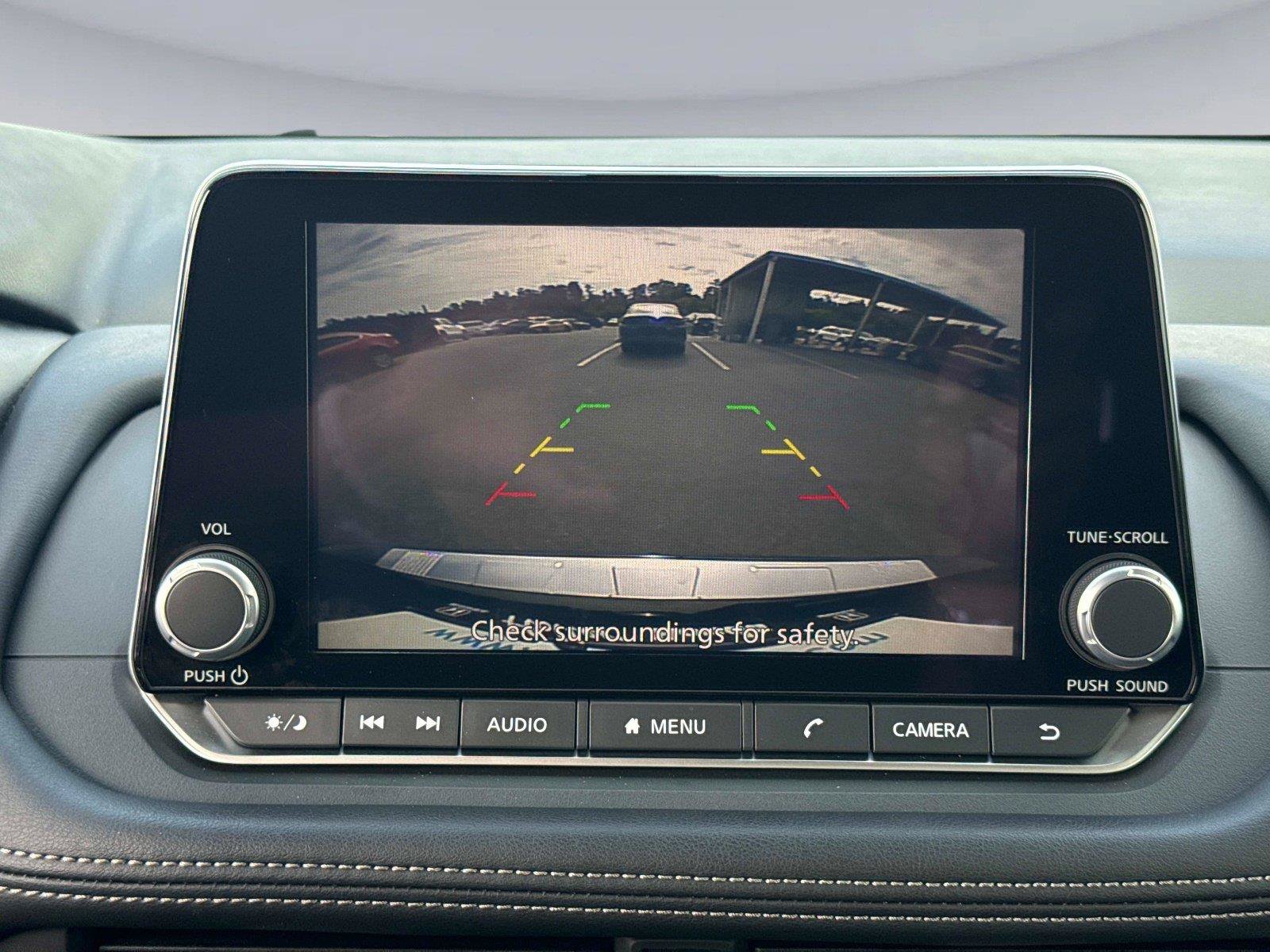 Used 2024 Nissan Rogue SV FWD image 25