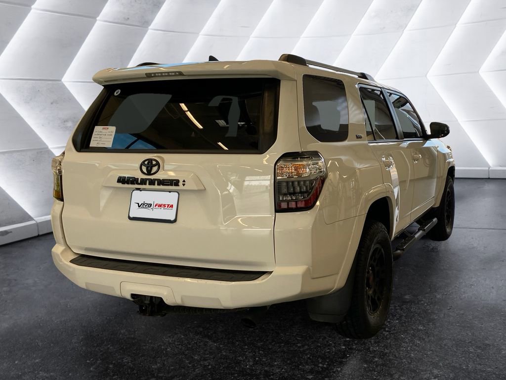 Used 2020 Toyota 4Runner SR5 Premium image 4