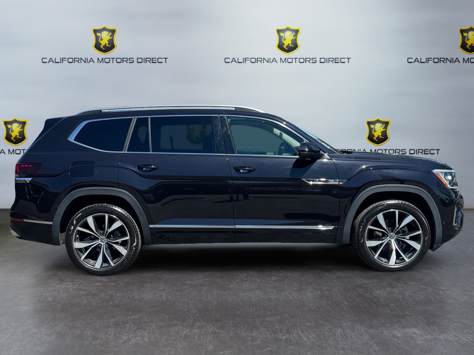 Used 2025 Volkswagen Atlas SEL Premium R-Line AWD/4WD image 6