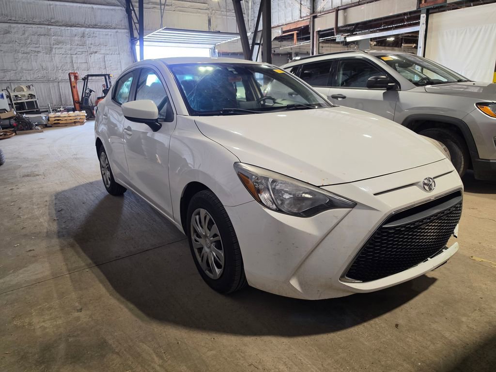 Used 2020 Toyota Yaris L image 1