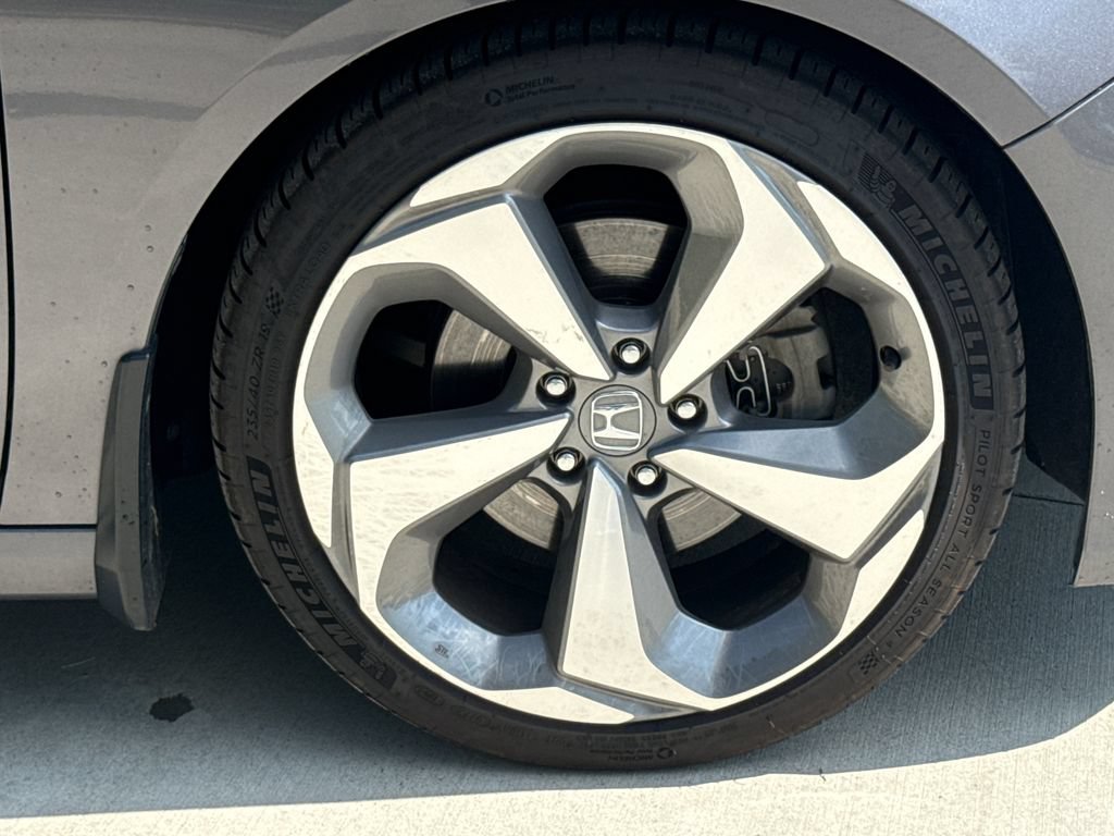 Used 2019 Honda Accord Touring image 11
