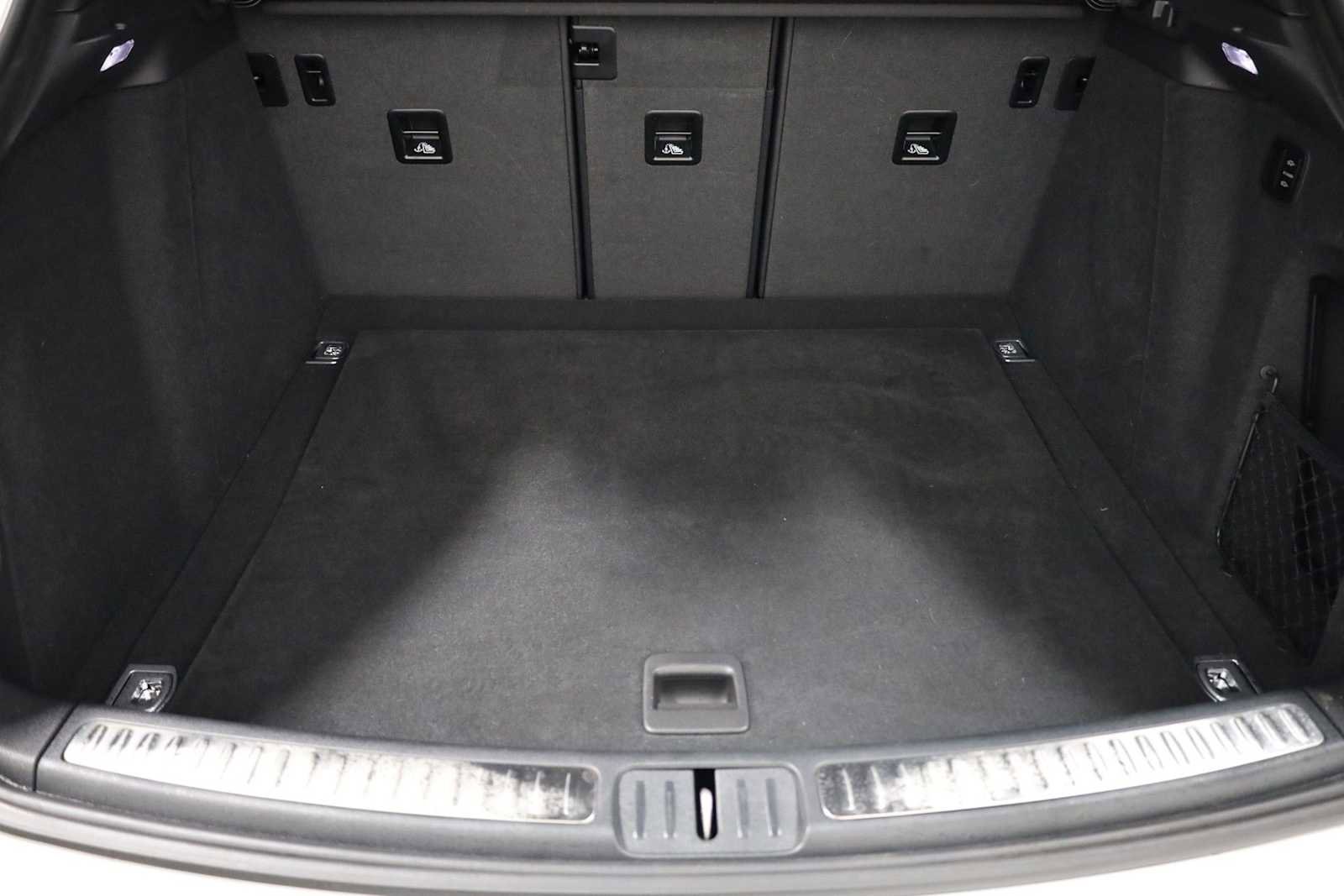 Certified 2025 Porsche Macan image 41