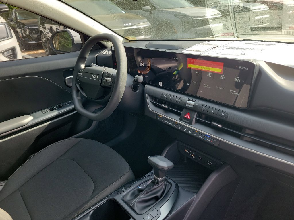 New 2026 Kia K4 FWD image 8
