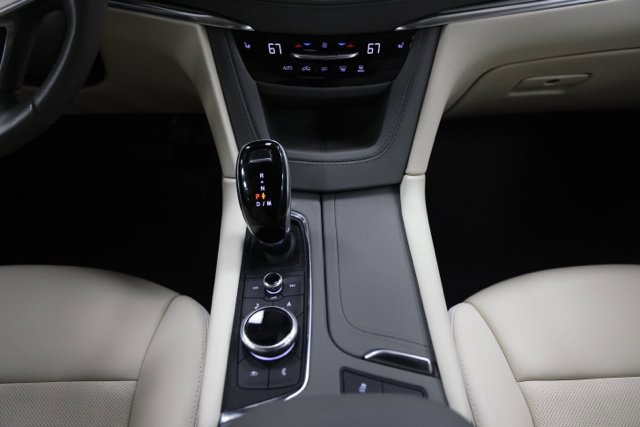 Used 2024 Cadillac XT5 Premium Luxury AWD/4WD image 38