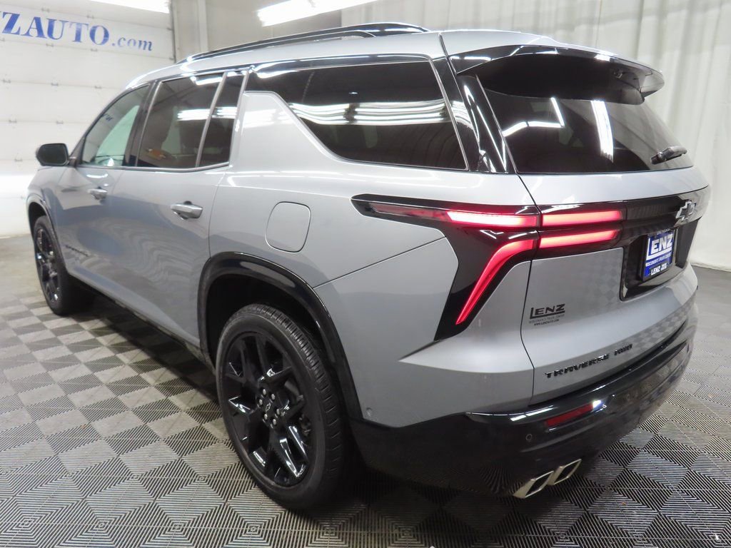 Used 2024 Chevrolet Traverse RS w/ LPO, Floor Liner Package image 5