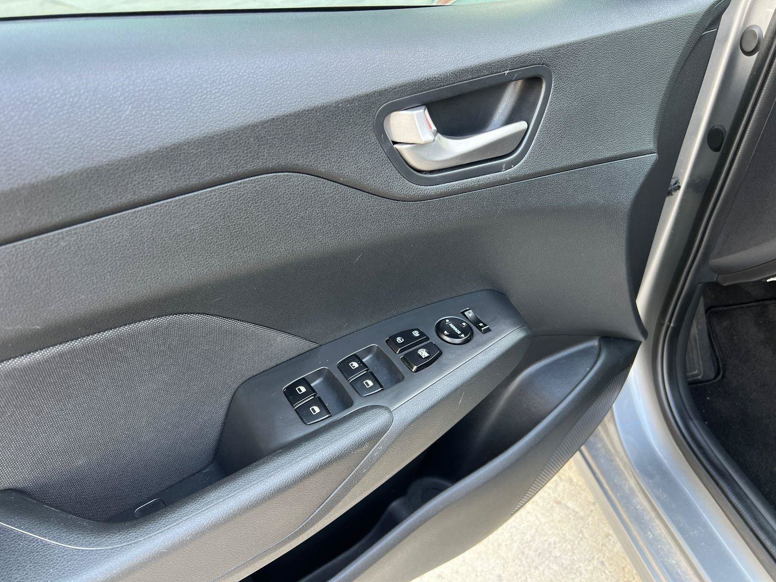 Used 2022 Hyundai Accent SE FWD image 24