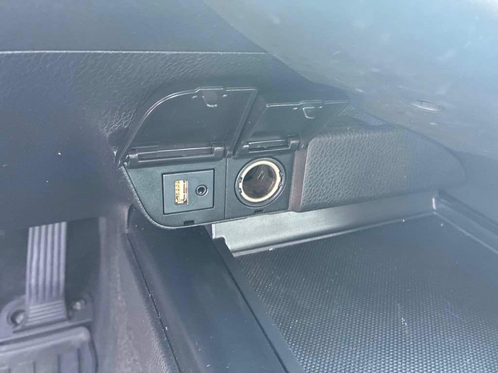 Used 2018 Toyota Camry SE w/ Moonroof Package FWD image 24