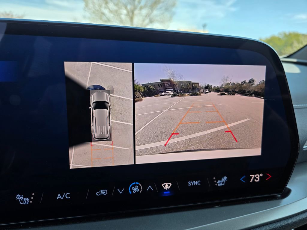 Used 2024 Chevrolet Traverse LT image 18