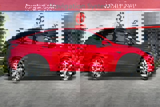 Used 2021 Tesla Model Y 2WD image 3