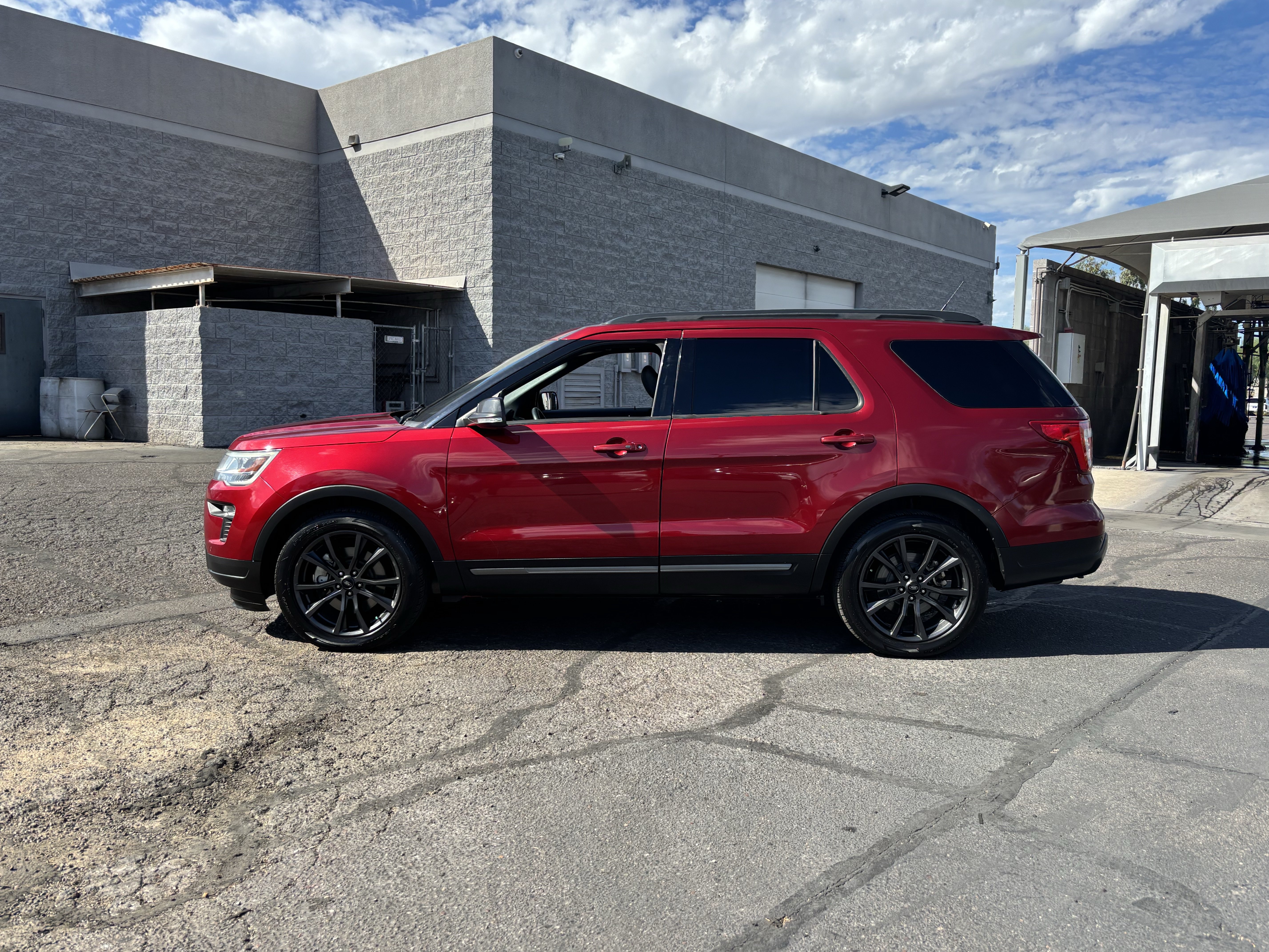 Used 2019 Ford Explorer XLT w/ Equipment Group 202A FWD image 5