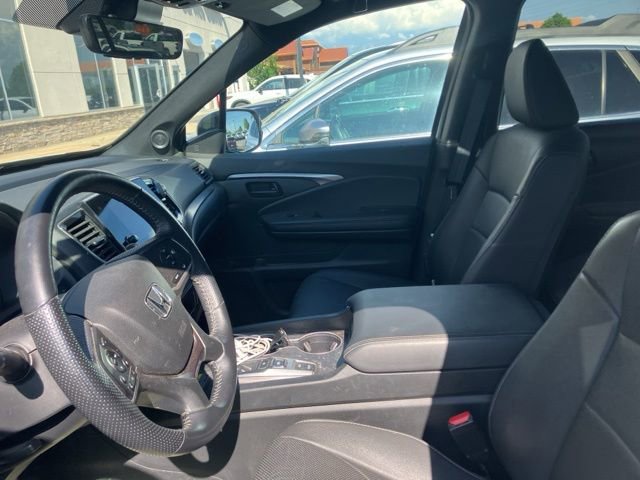 Used 2025 Honda Passport EX-L image 17