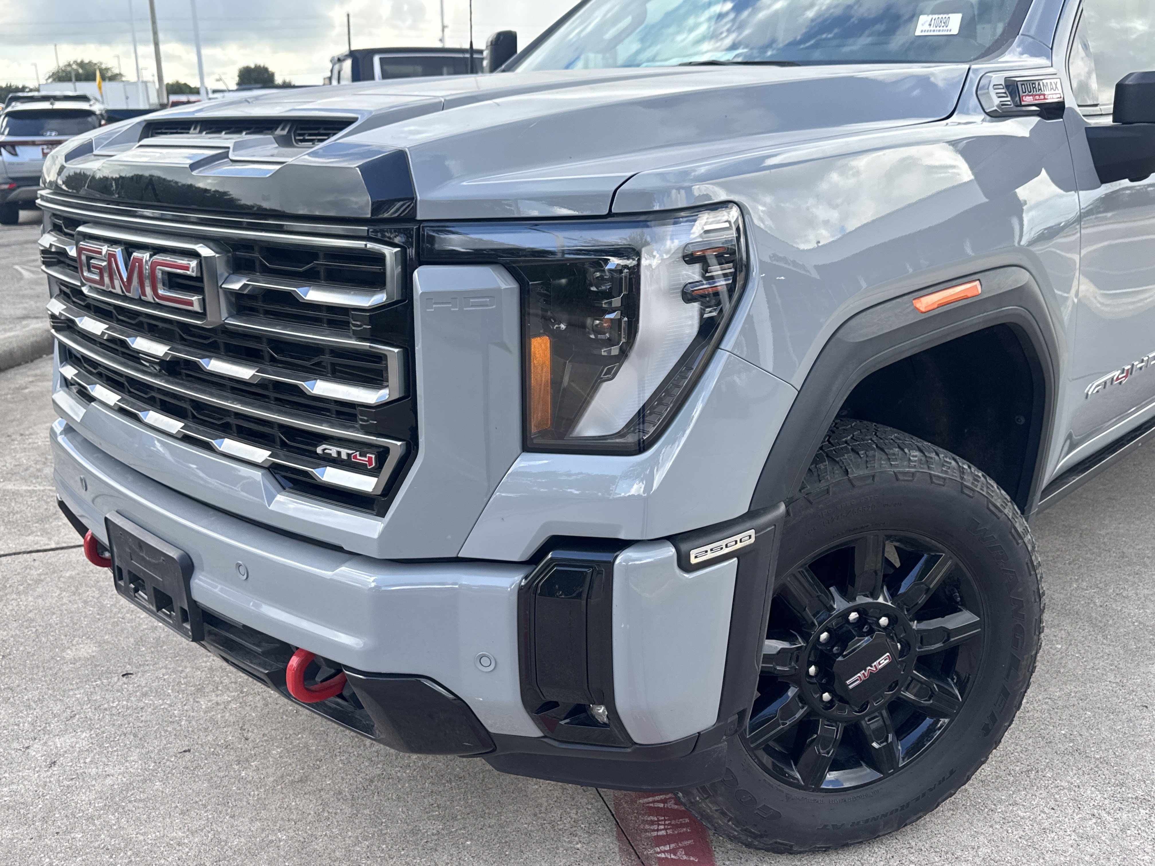 Used 2025 GMC Sierra 2500 AT4 w/ AT4 Premium Plus Package AWD/4WD image 2