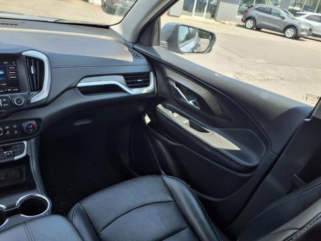 Used 2024 GMC Terrain SLT image 16