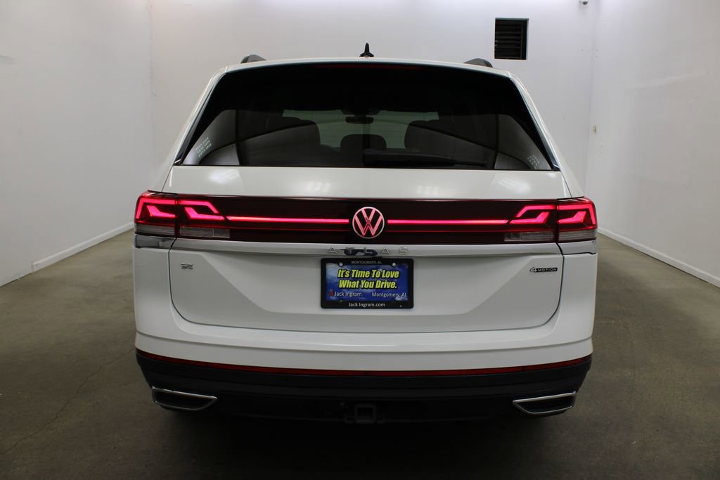 Used 2025 Volkswagen Atlas SE AWD/4WD image 4