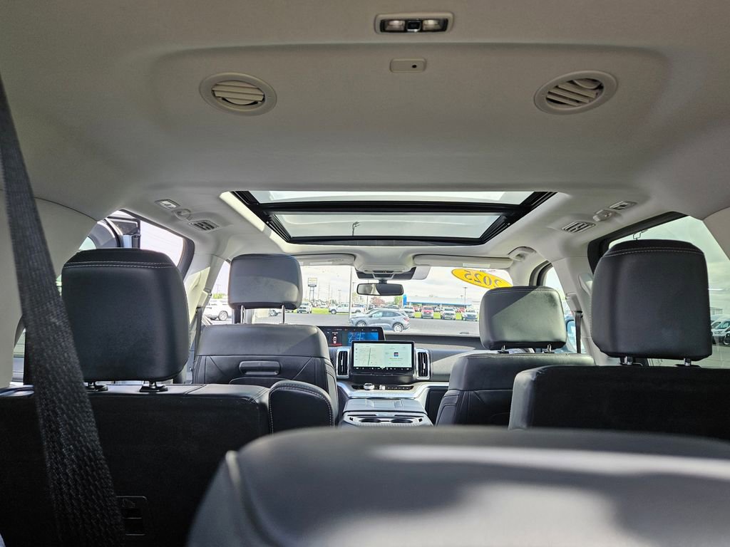 Used 2025 Ford Expedition Platinum AWD/4WD image 31